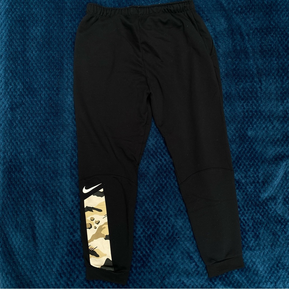 Nike Dri-Fit Sweatpants with Camouflage Print